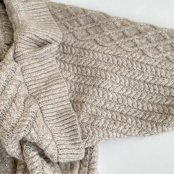 H&M Sweater Ruffle Large Cable Knit Ribbed Coquette Prairie NWT - Picture 7 of 14